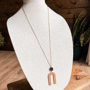 THE HARMONY ROUND WOOD U LINK NECKLACE BLACK